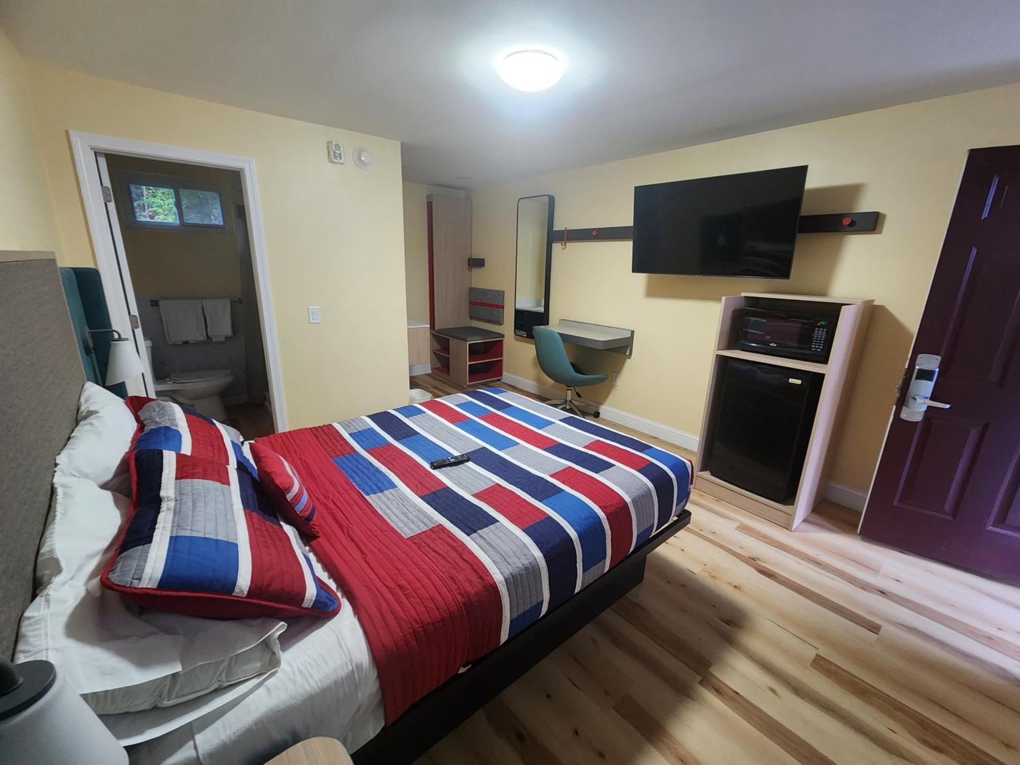 Americas Best Value Inn Providence-North Scituate Екстер'єр фото