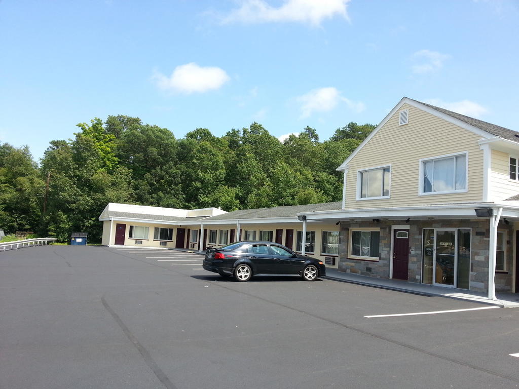 Americas Best Value Inn Providence-North Scituate Екстер'єр фото